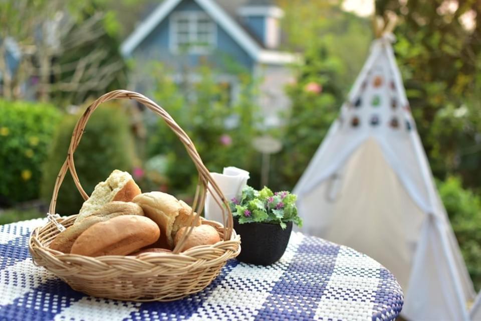 Baan Jaokorkluay บ้านเจ้ากอกล้วย Chiang Rai Exteriör bild